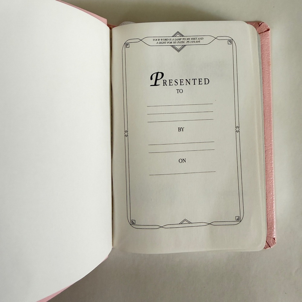 NOS Zondervan NIV Tiny Testament Pink Leatherette Bible Hallmark Gift Box - Picture 4 of 9